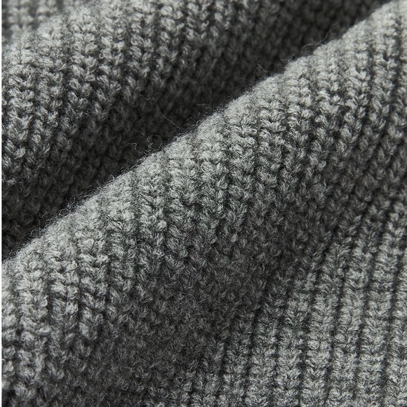Commense Gray V-Neck Cable Knit Sweater - Picture 3 of 8